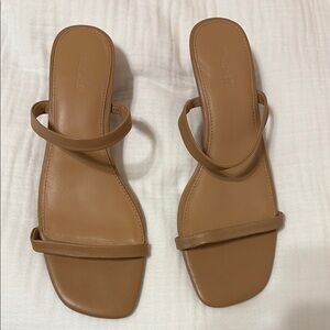 Madewell Tan Sandals Minimalist Design Toe Loop